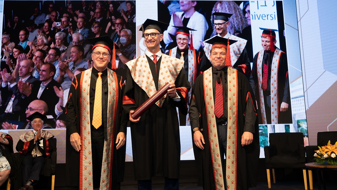 Prof. Chaim Hames, Tim Höttges, Prof. Daniel Chamovitz (f.l.t.r.)