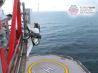 Installation einer EAN-Antenne auf eine Bohrinsel in der Nordsee durch Tampnet