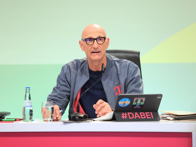 CEO Timotheus Höttges präsentiert die Finanzergebnisse zum zweiten Quartal 2022.