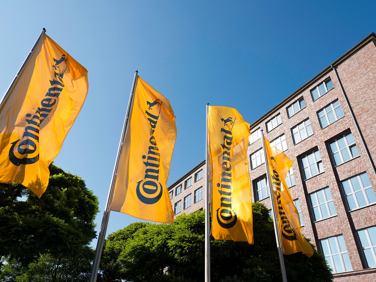 Firmenschild von Continental.