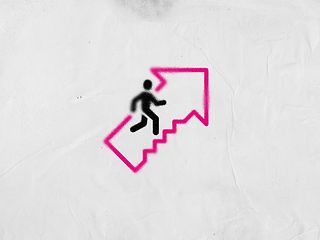 Zweifarbiges Icon bei dem eine Person eine Treppe nach oben geht.