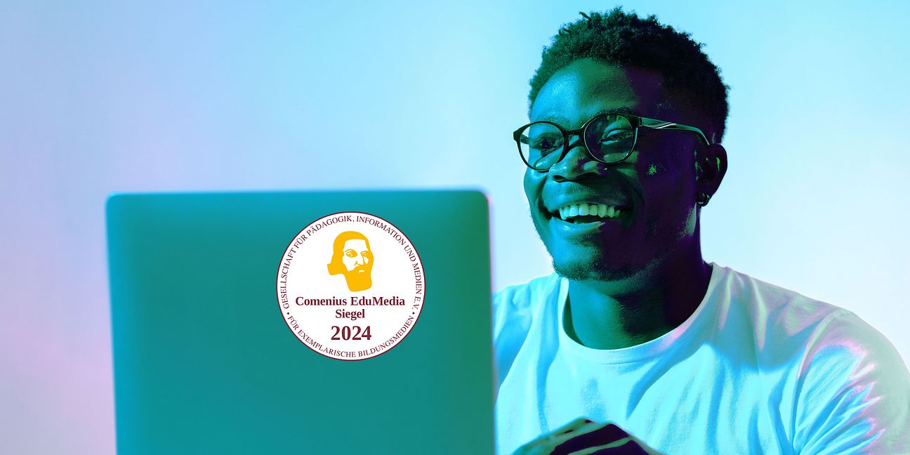 Schüler vor einem PC