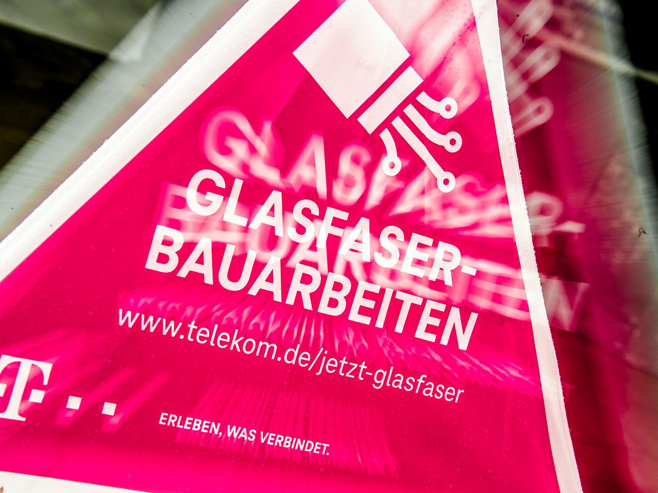 Die Telekom hat im Januar für 140.000 Haushalte die Internet-Geschwindigkeit erhöht.