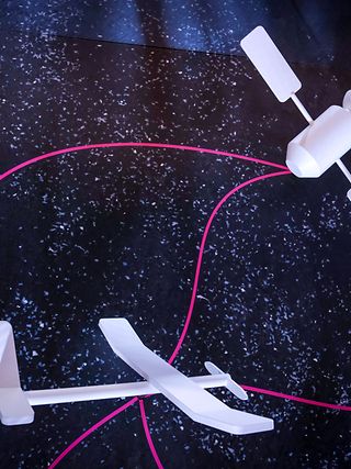 Kommunikation zwischen Antennensystem und Satellit