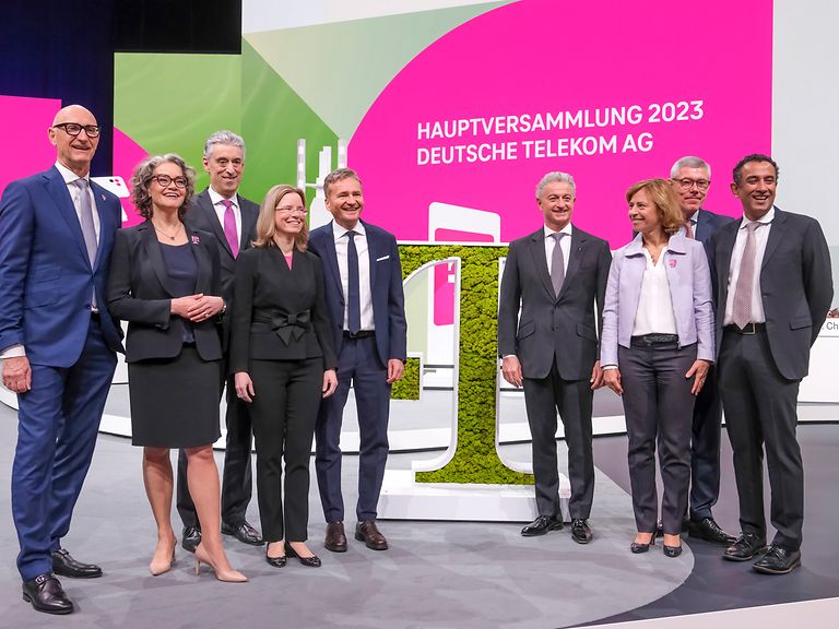 Gruppenfoto des Vorstands der Deutschen Telekom AG
