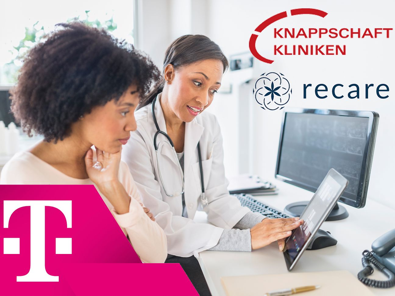 Ärztin im Gespräch mit Patientin.