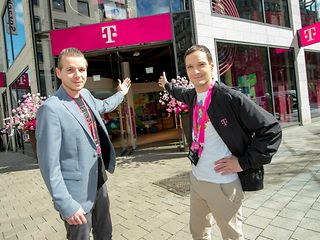Dennis Teßmann, Shopleiter Flagshipstore Hamburg (l.) und Tobias Fabian, Verkaufsleiter