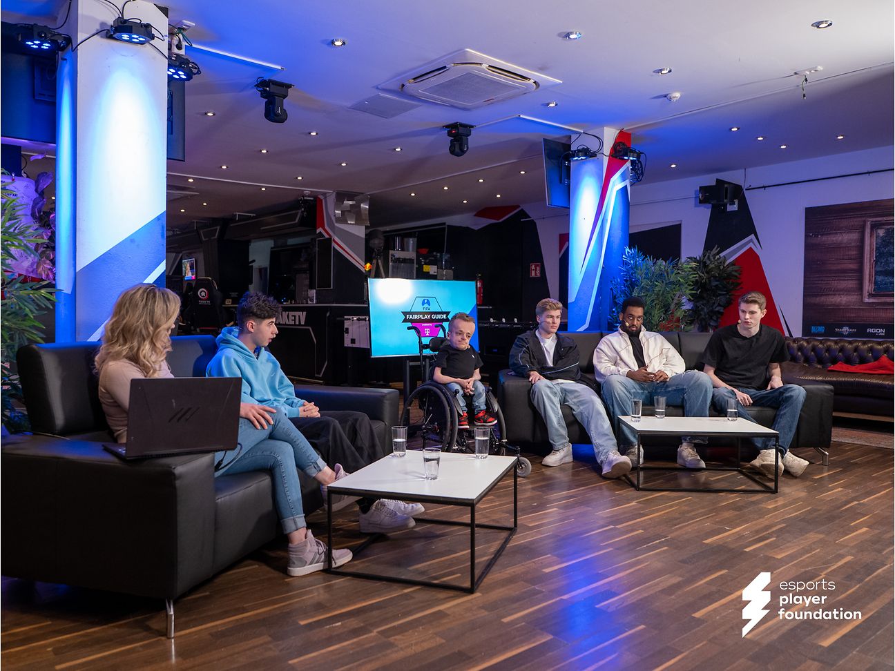 Esportler*innen und Content Creator*innen diskutieren über Regeln für ein sicheres, faires und inklusives FIFA-Spielererlebnis.