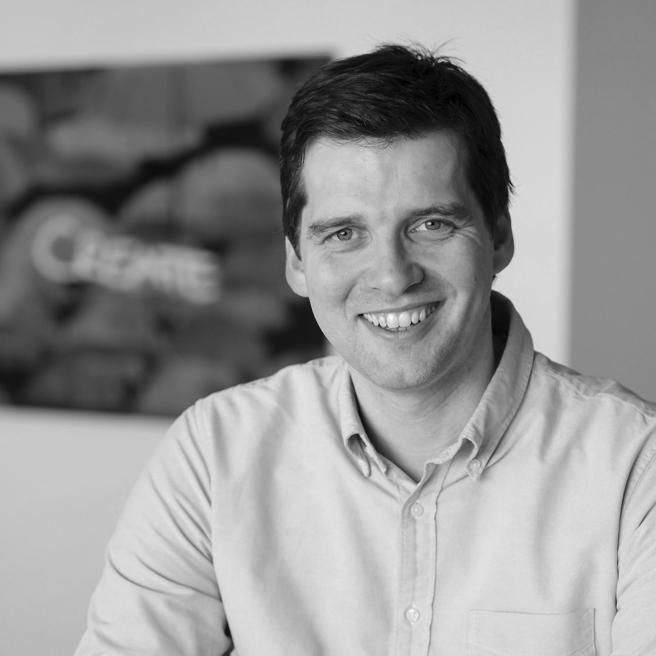 Portraitfoto Maximilian Ahrens