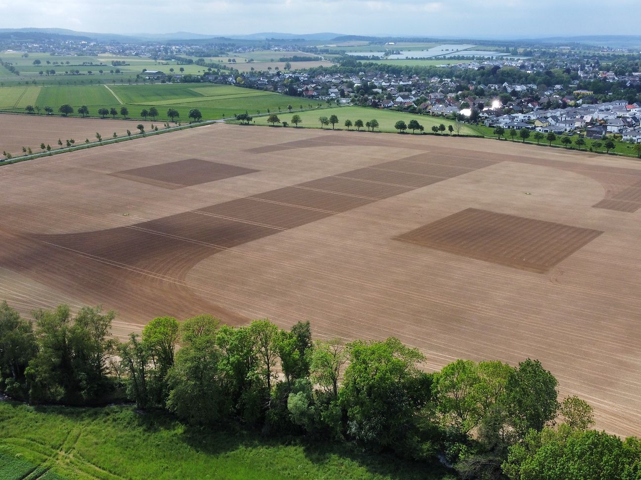 Feld mit eingesätem Schriftzug T