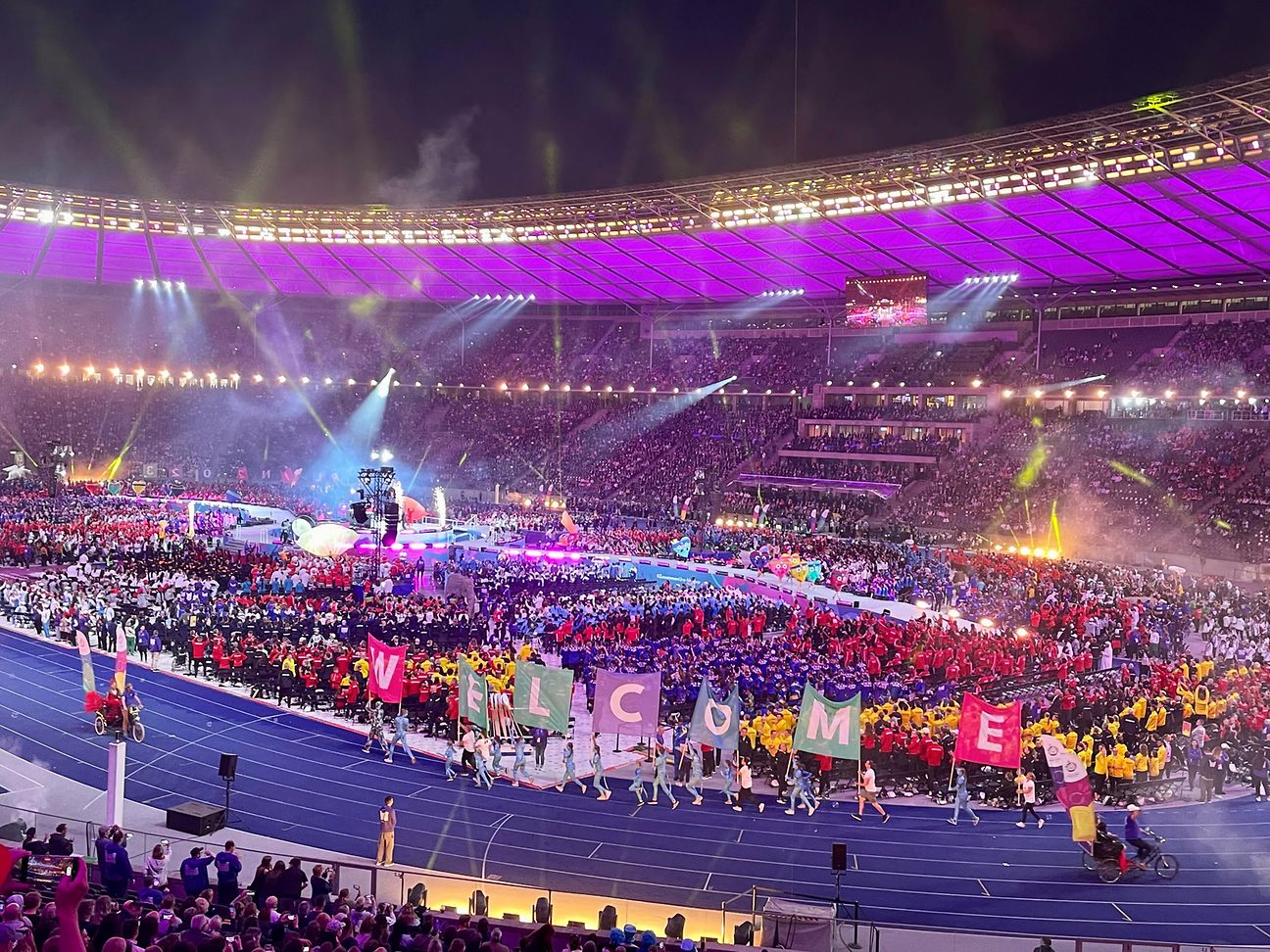 Das volle Berliner Olympia-Stadion bei der Eröffnungsfeier der Special Olympics 2023.