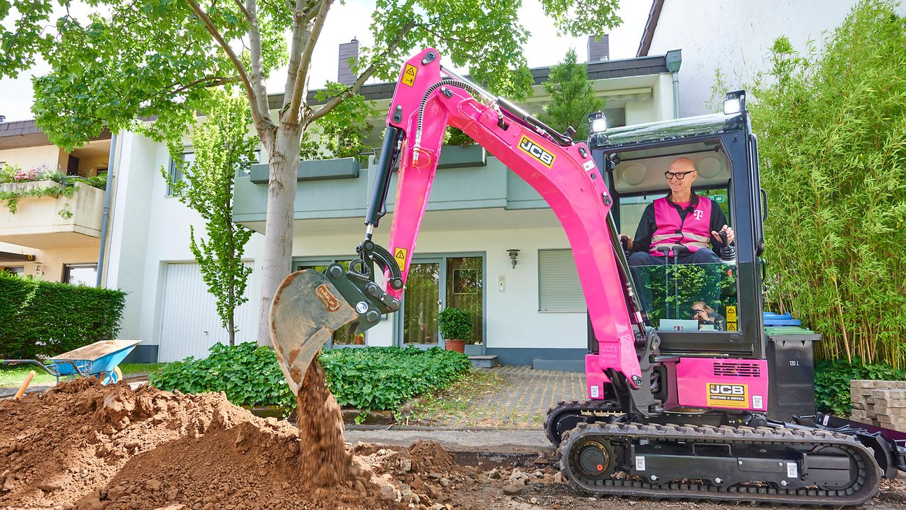 Tim Höttges testet den Glasfaserausbau.