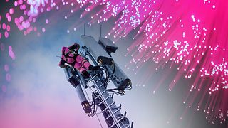 Die Telekom hat 10.000 Mobilfunkstandorte dank neuster Technik mit 10 Gbit/s angebunden. 