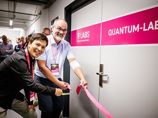 Oliver Holschke and Marc Geitz open the quantum lab of Deutsche Telekom