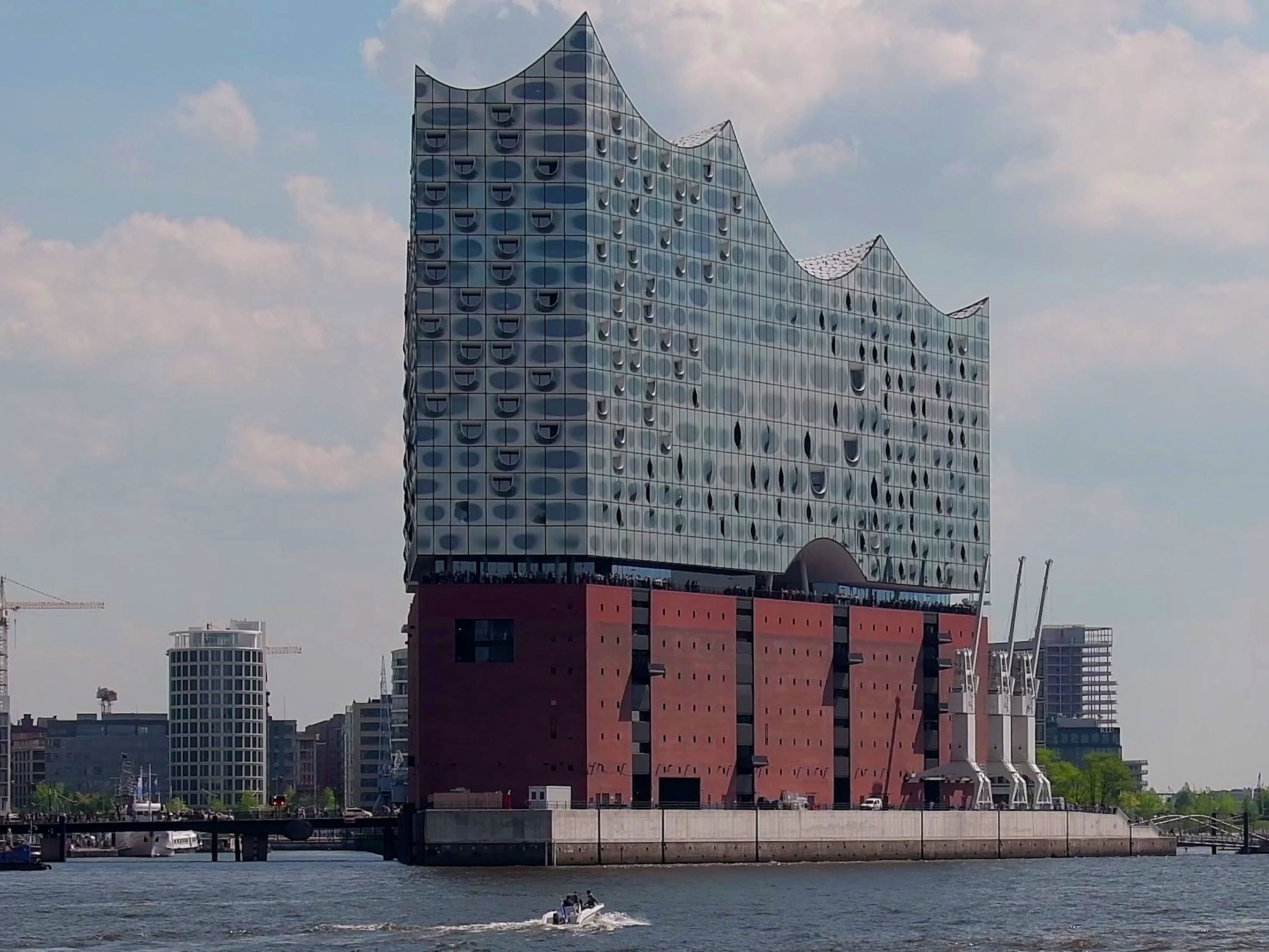  Foto zu Die Fußball-Welt schaut auf die Elphi: Telekom Technik bei der EM 2024 