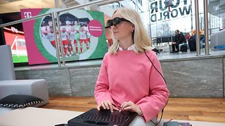 Der bildschirmlose Spacetop: Allein die Xreal Light AR-Brille und die Tastatur sorgen für den Überblick