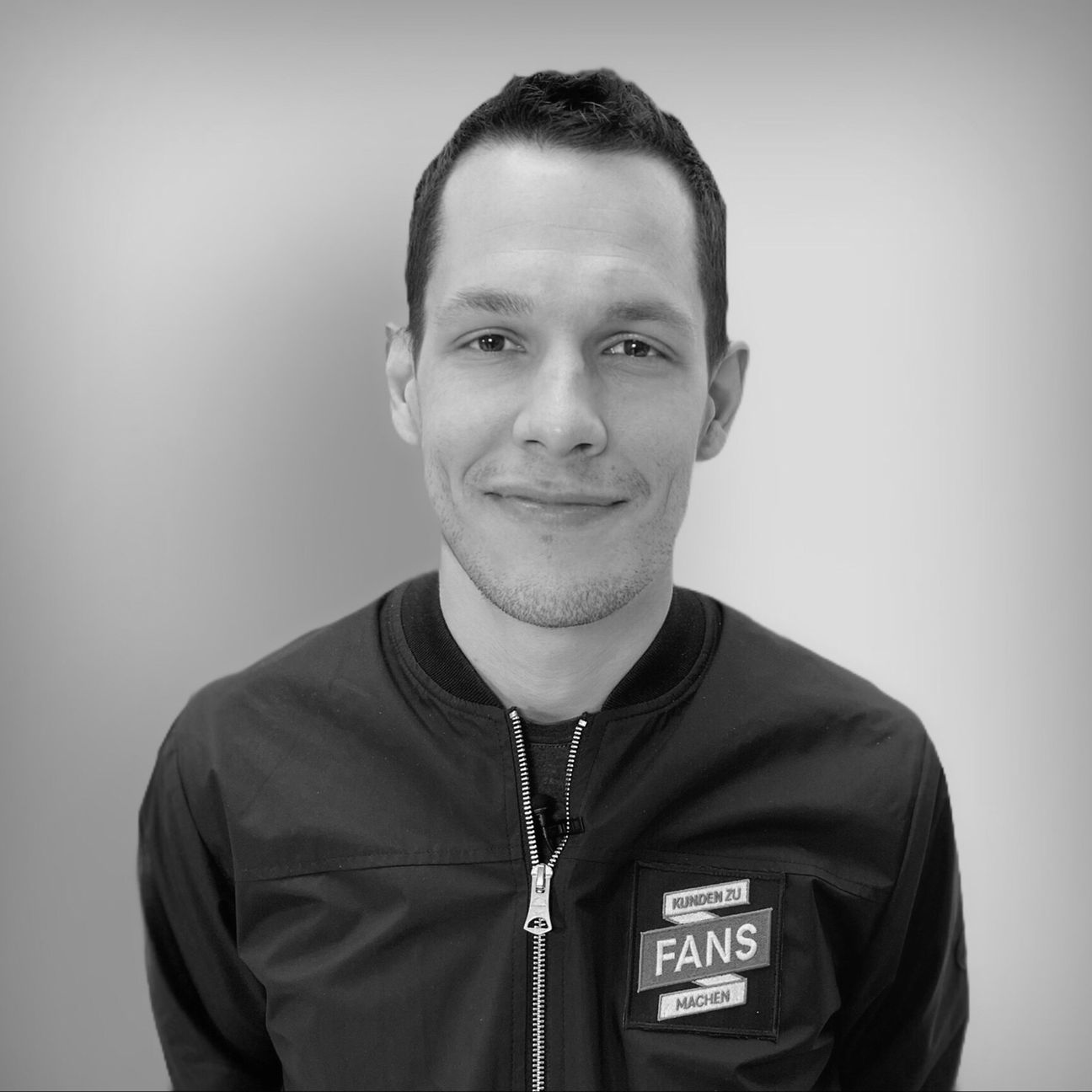 Portraitfoto Jon Abrahamson