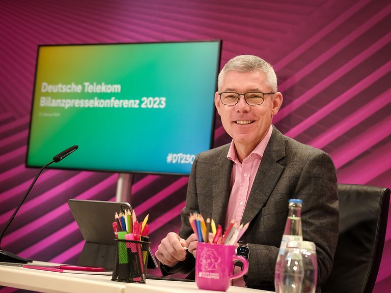 Christian Illek auf der Pressekonferenz.