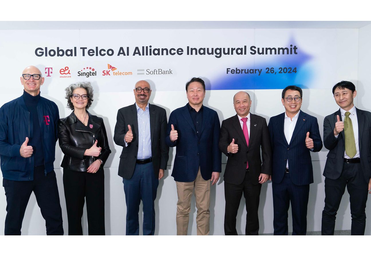 From left: Tim Höttges, Claudia Nemat, Hatem Dowidar, chey Tae-won, Yuen Kuan Moon, Ryu Youg-sang, Tadashi lida.