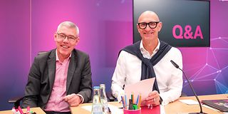 Christian Illek (links) und Tim Höttges während der Pressekonferenz.