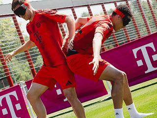Kampf um den Ball.