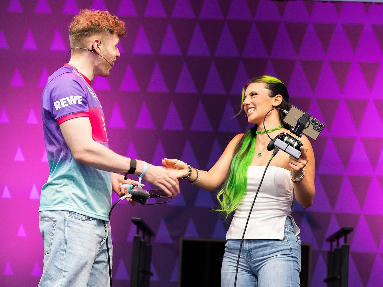 TikTok-Star DI1ARAA war bei der Fortnite-Partie gegenüber BigSpin dank der 5G+ Gaming Option klar im Vorteil.