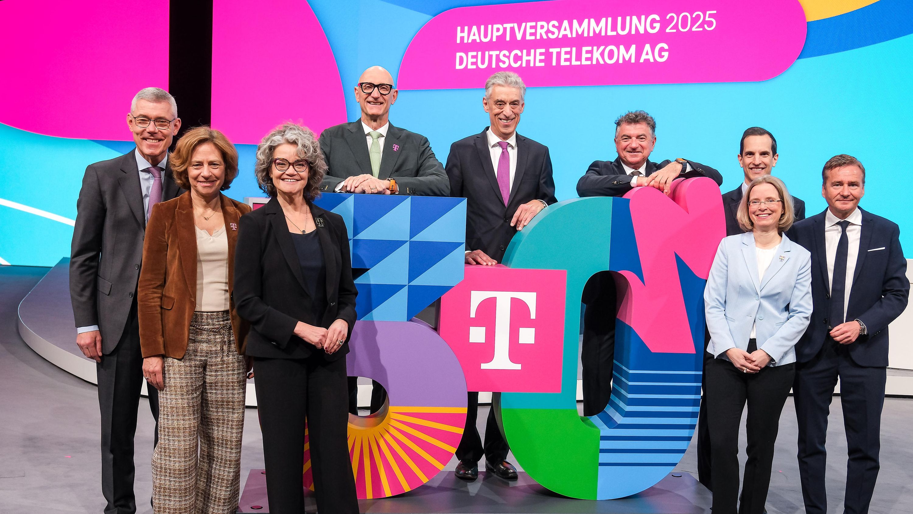 DEUTSCHE TELEKOM WIKIPEDIA visual data 6