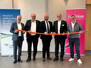 Vertreter der DTAG und der Stadt Hilden