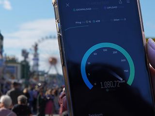 Highspeed und Effizienz: Telekom erneuert Wiesn-Netze