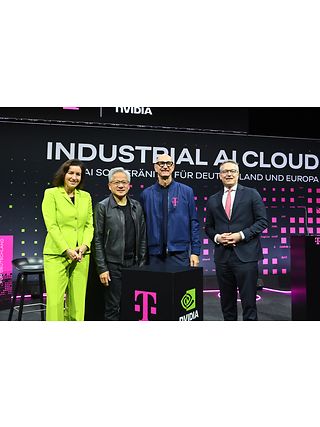 v.l.n.r.: Dorothee Bär, Jensen Huang, Tim Höttges, Dr. Karsten Wildberger