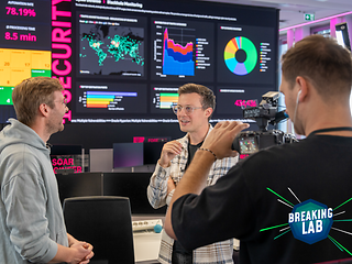 Conrad Indest von der Telekom im Gespräch mit Science-Influencer Jacob Beautemps.