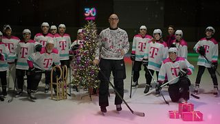 Telekom CEO Höttges und Eishockyspieler