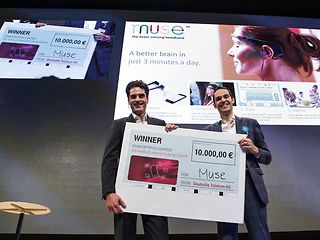 Gewinner Muse/Interaxon übernehmen Geldpreis