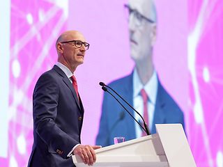 Höttges gab einen Rück- und Ausblick. Besonders hob er die Rolle der Telekom bei der zunehmenden Digitalisierung hervor.