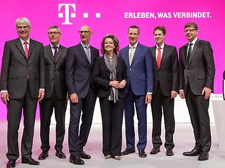Der Vorstand der Deutschen Telekom stellt sich den Fragen der Aktionäre.