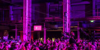 Das Publikum der Telekom Street Gigs begeistert in Berlin.