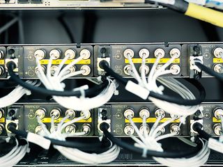 Lots of cabling to be coordinated! But our technical teams know which plug goes where.