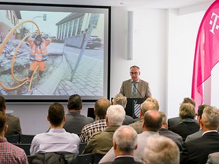 Niederlassungsleiter Frank Bothe ließ Bilder sprechen.