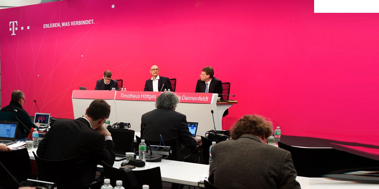 Pressekonferenz Geschäftszahlen 2016