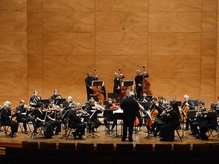 Das Orchester Musiciens du Louvre machen die Musik des Barock, der Klassik und der Romantik erlebbar.