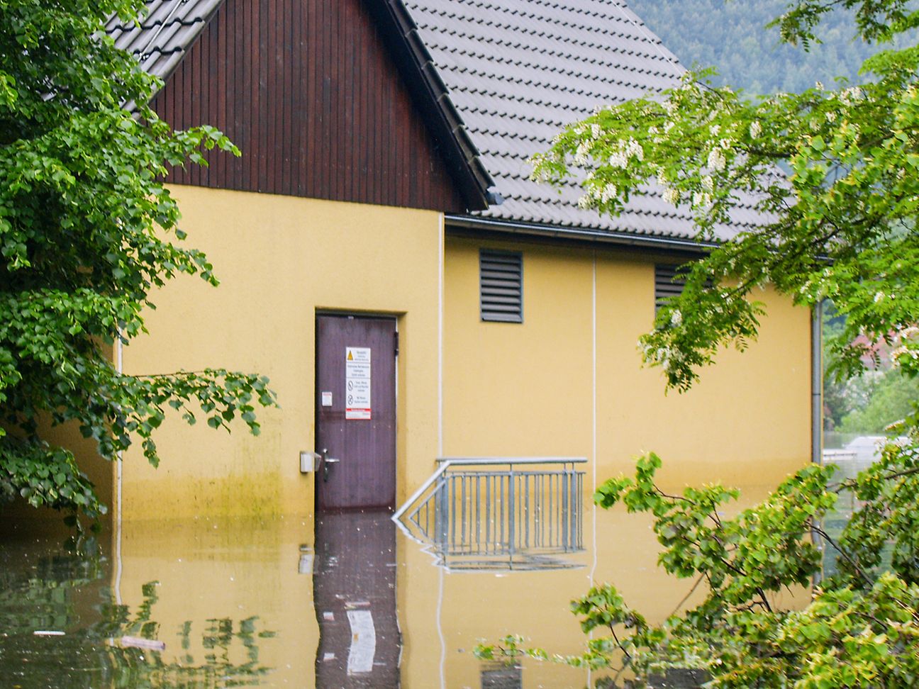 Eine Vermittlungsstelle im Hochwasser
