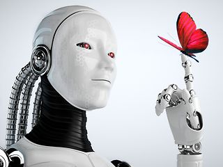 Roboter hält Schmetterling