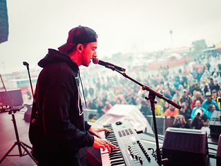 ELI trat am Freitag auch bei Rock am Ring auf und spielte unter anderem seine Debütsingle "Change your mind".