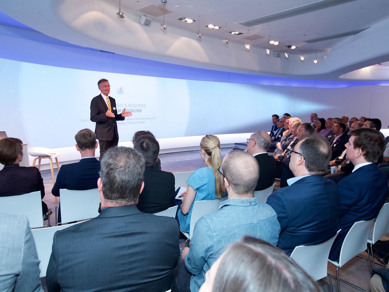 DStGB Chef Dr. Gerd Landsberg eröffnet gemeinsam mit der Deutschen Telekom das „Smart City Executive Program“.