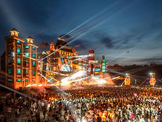 Parookaville Mainstage bei Nacht