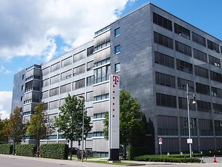 Blick auf das Telekom Gebäude in Leinfelden-Echterdingen