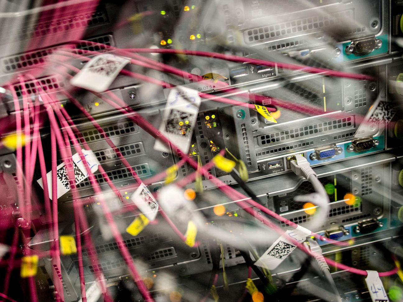 Server, Detail