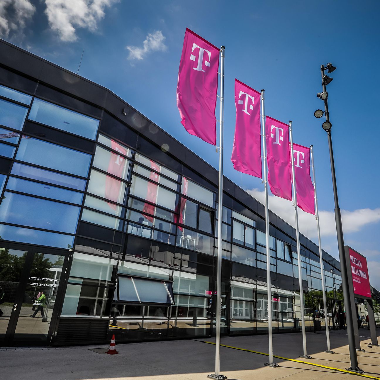 DEUTSCHE TELEKOM WIKIPEDIA visual data 4