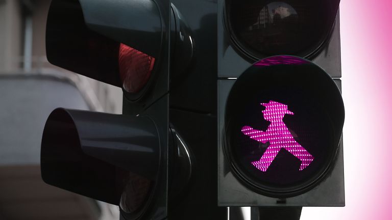 Magenta traffic light