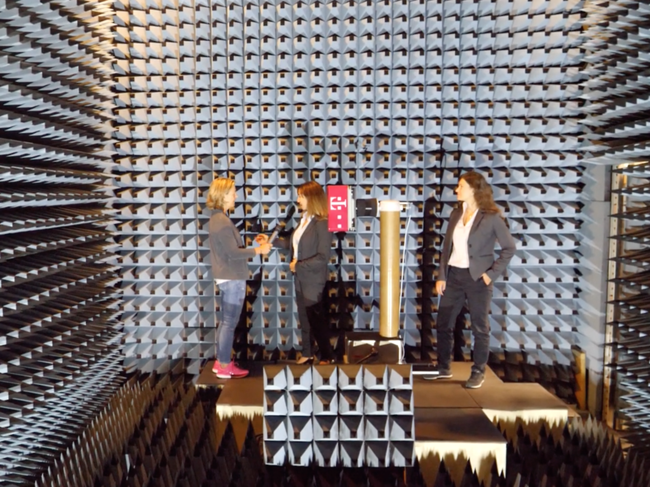 In der Antennenmesskabine werden die Small Cells getestet.